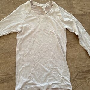 Lululemon Swiftly Long Sleeve Size 4